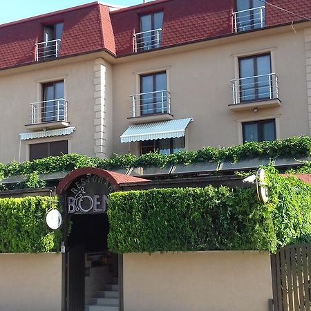 B&B Boem โปชาเรวัซ ภายนอก รูปภาพ