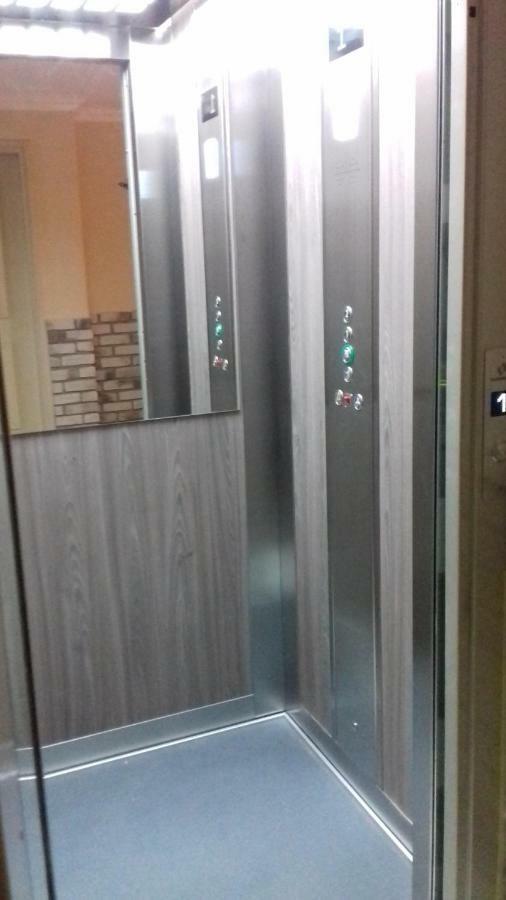 B&B Boem โปชาเรวัซ ภายนอก รูปภาพ